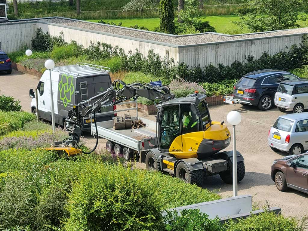 Hovenier breuer machinale snoeiwerkzaamheden
